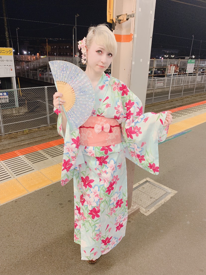 昨日、私は初めて浴衣を着ました！💖🥰 My boyfriend's mom bought me